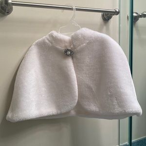 Amy Byer White Faux Fur Shrug/Cape